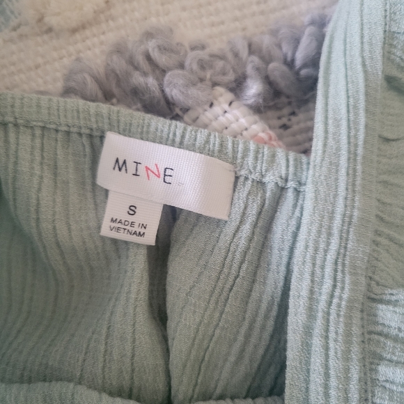 Mine top with ruffle sleeve and lace - Picture 7 of 10